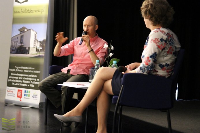 Piotr Milewski na spotkaniu w wiślańskiej bibliotece