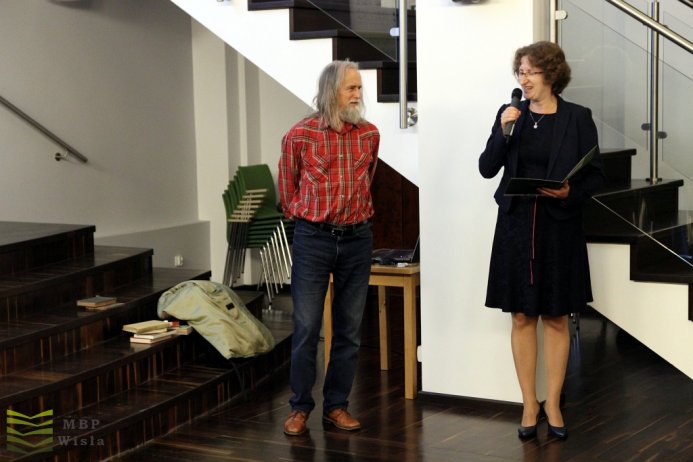 Prof. Sławek i dyrektor Czyż podczas spotkania w bibliotece