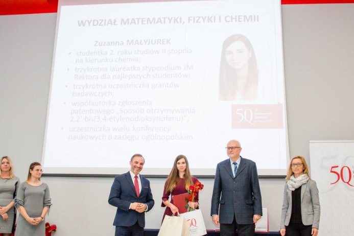 Zuzanna Małyjurek otrzymuje stypendium
