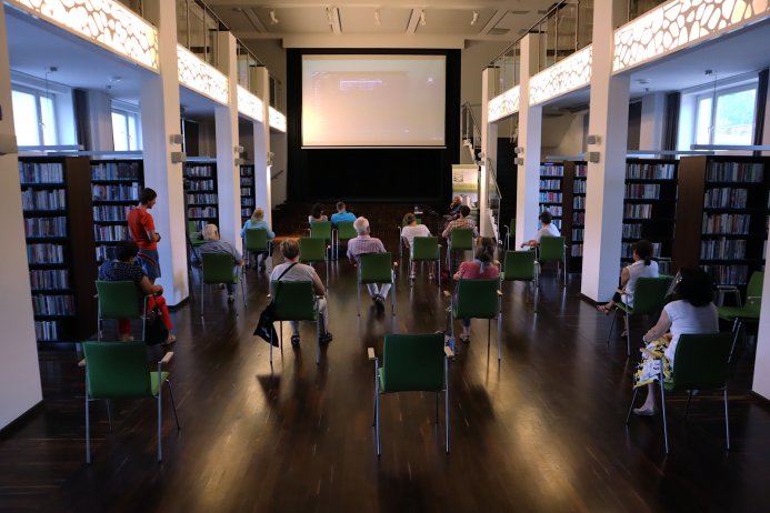 zdjęcie z wykładu w bibliotece