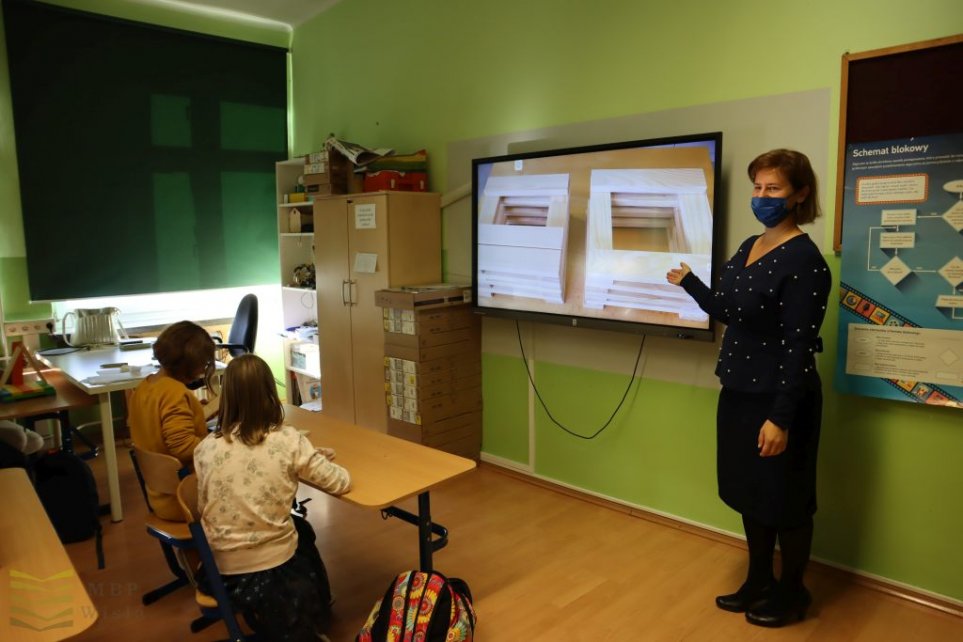 Zdjęcie z lekcji o drewnianym budownictwie w Wiśle