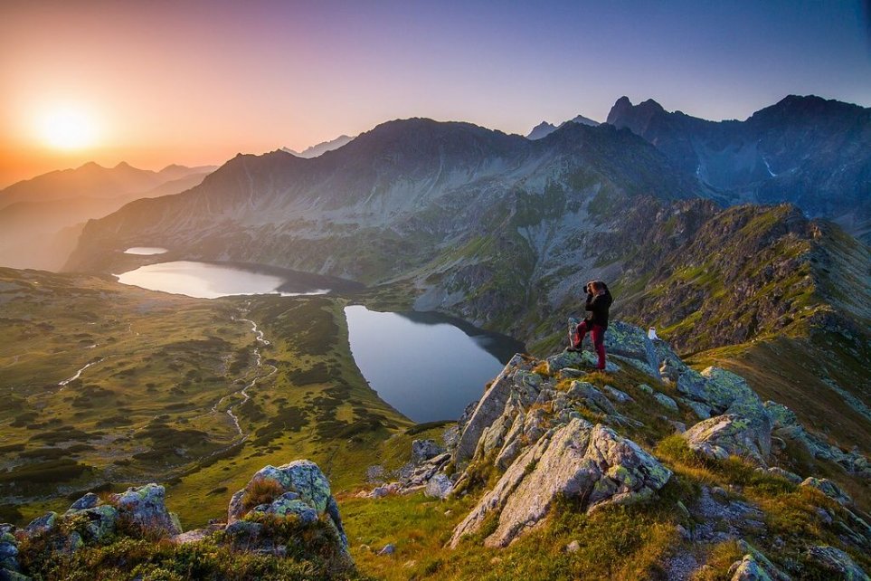 Adam Brzoza w trakcie fotografowania/ fot. www.adam-brzoza.com