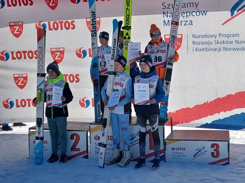 Najlepsi w skokach podczas zawodów Lotos Cup