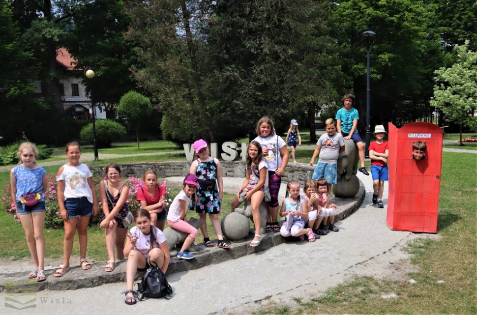 Dzieci podczas zajęć Letniej Akademii Zabawy