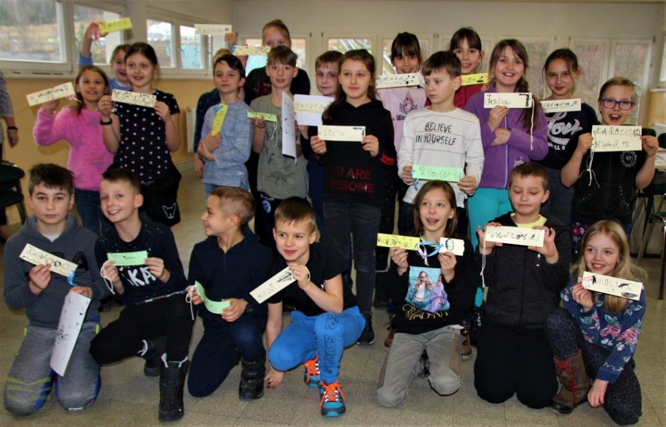 Lekcja kaligrafii w bibliotece