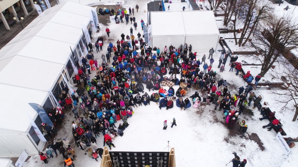 Kibice w wiślańskiej strefie podczas transmisji
