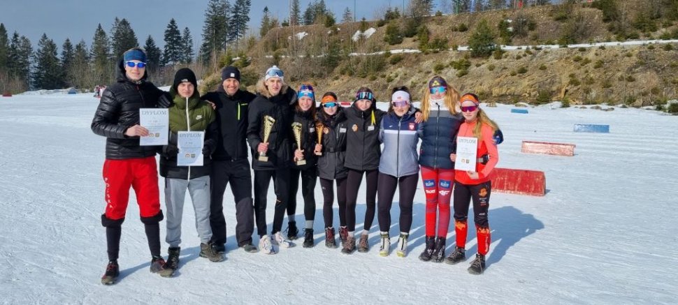 Drużyna LO z trenerem