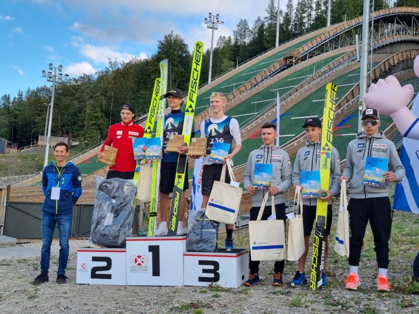 Miłosz Krzempek na II stopniu podium