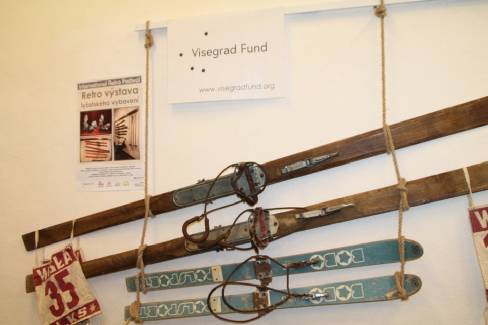 Wystawa starego sprzętu narciarskiego