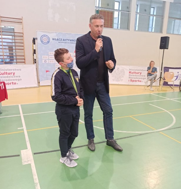 Marcin Prus w rozmowie z uczniem