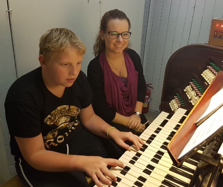 Lekcje gry na organach.
