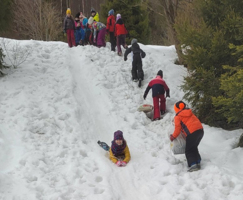 Zjazdy na workach z sianem