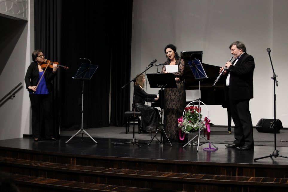 Bis w wykonaniu Olivii Ohl-Szulik i muzyków