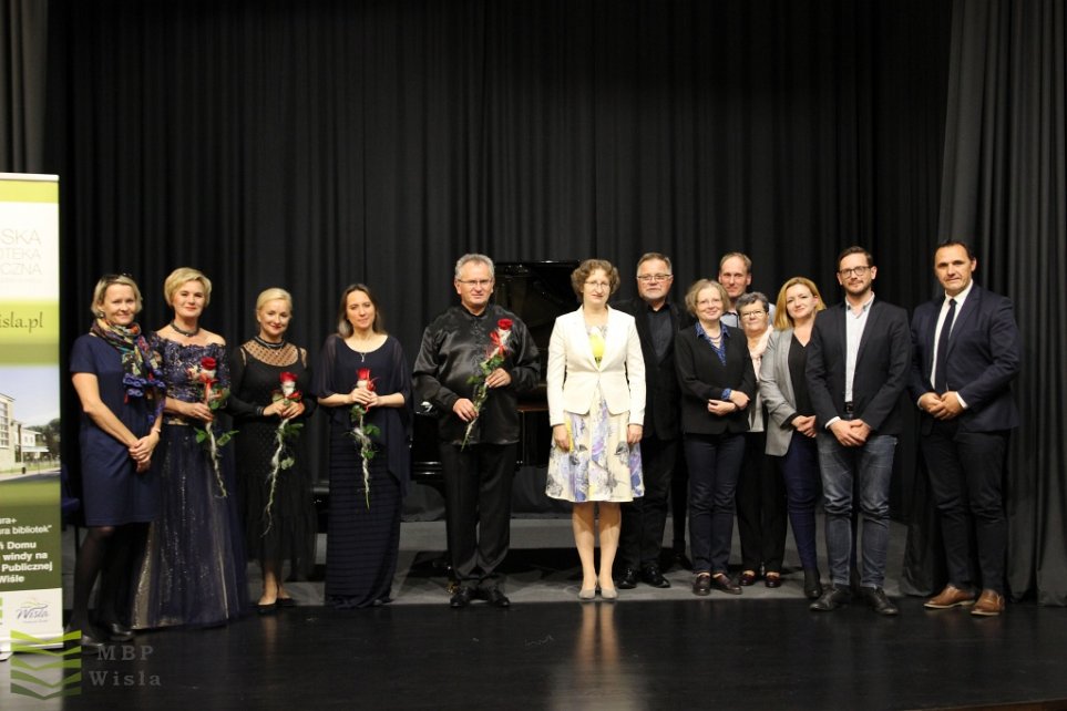 zdjecie grupowe z konferencji 100. lecie urodzin S.Hadyny