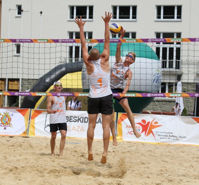 Fragment meczu siatkarskiego na placu Hoffa