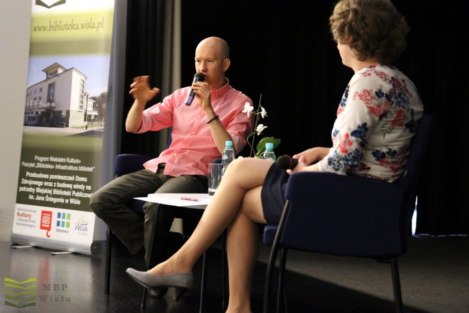 Piotr Milewski na spotkaniu w wiślańskiej bibliotece