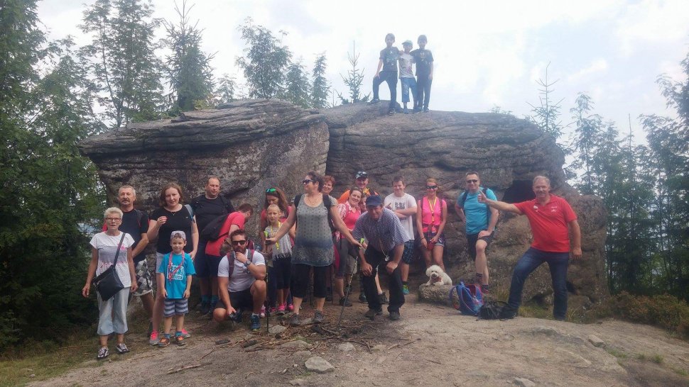 Uczestnicy wycieczki na wspólnym zdjęciu