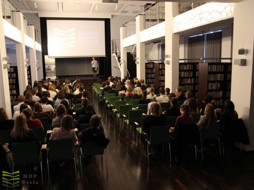 Fragment spotkania w bibliotece